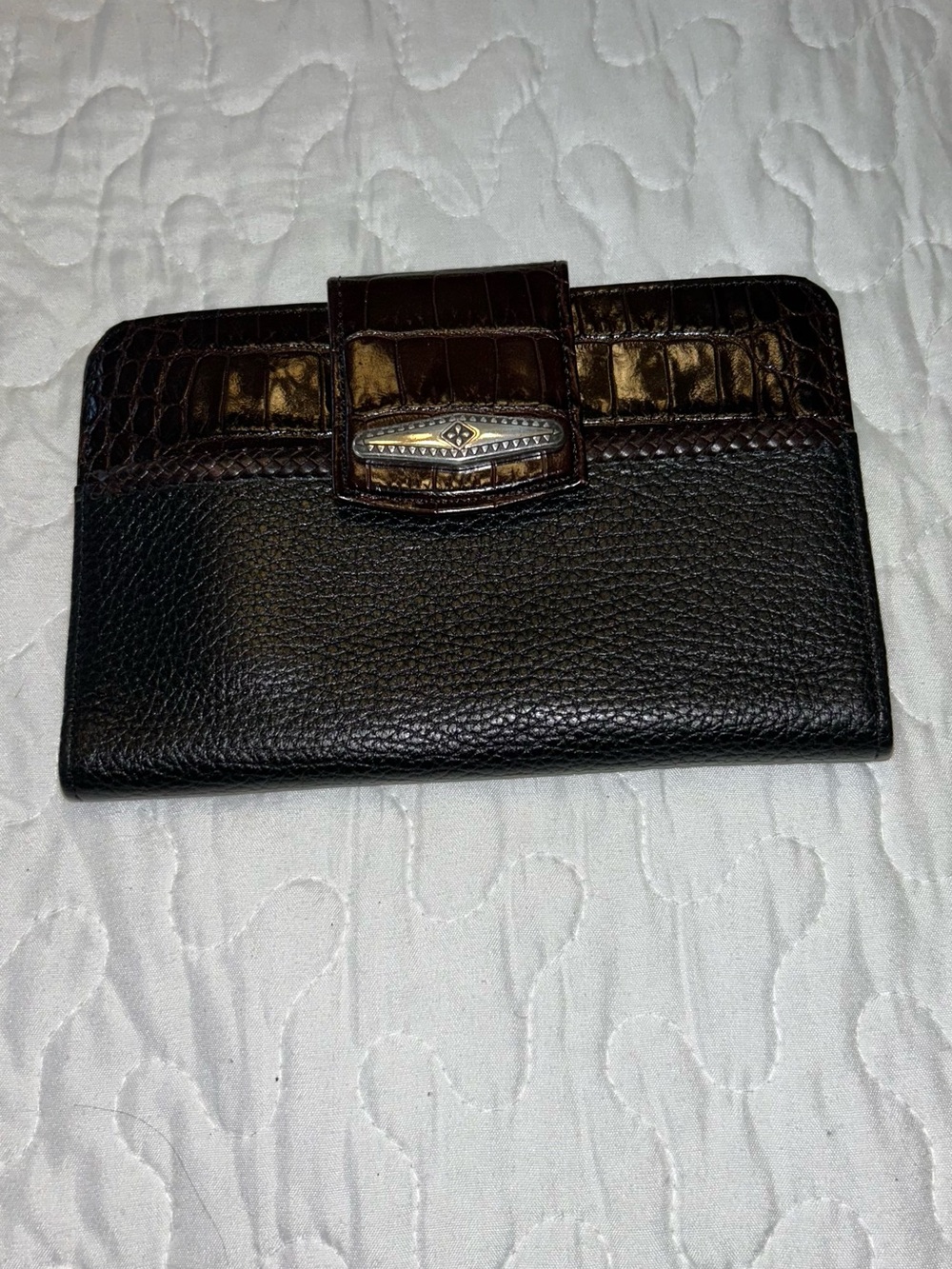 Brighton Croc Embossed Bi-Fold Checkbook Wallet Pebbled Leather Chocolate/Black